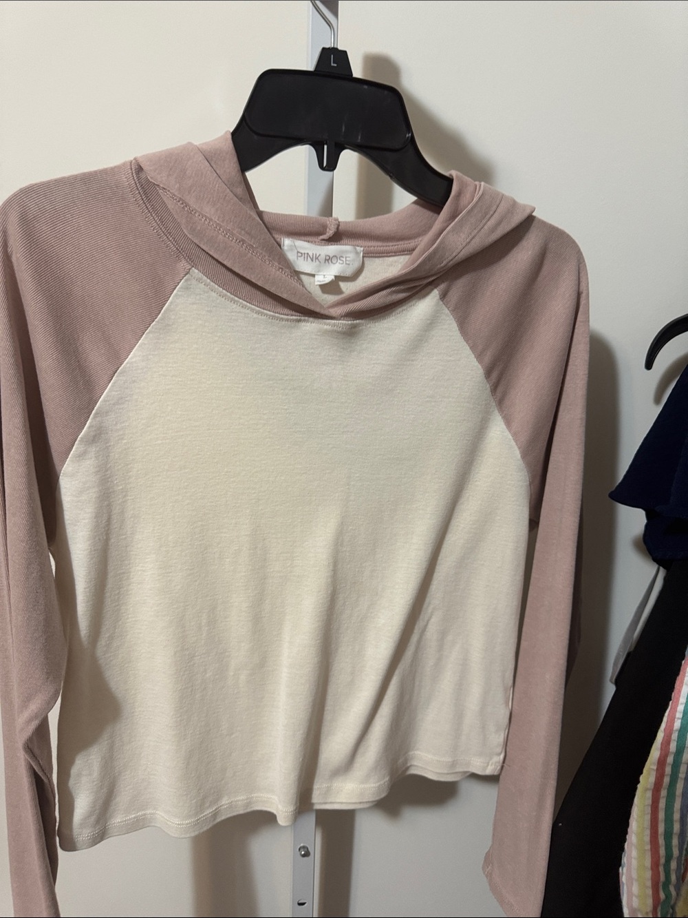 Nicely used: Pink Rose Pink and Cream Raglan Hoodie top PTP 20 Length: 20